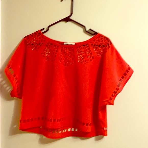 Beautiful top - Picture 2 of 3